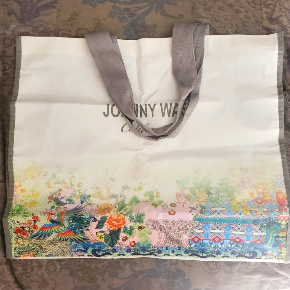 Johnny was shopping Bag